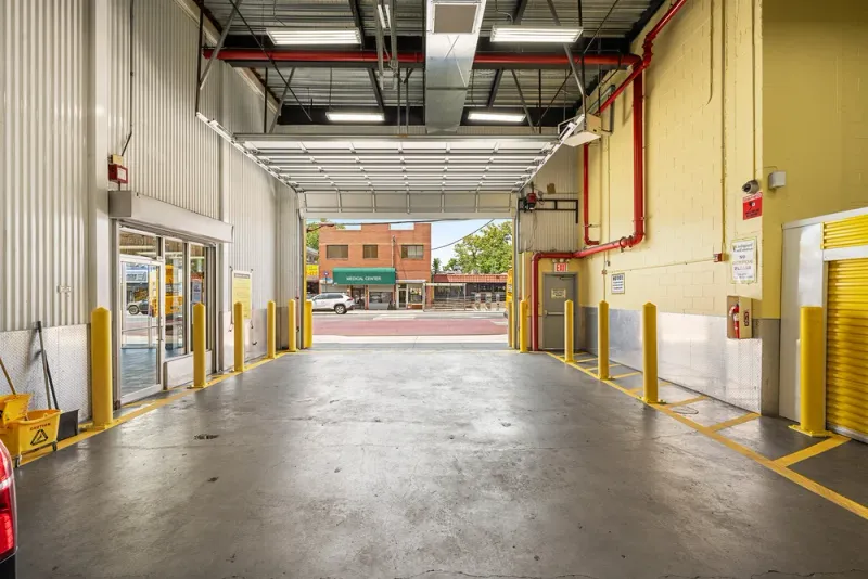 indoor unloading bay