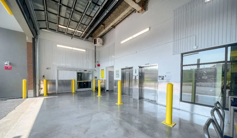 indoor unloading bay